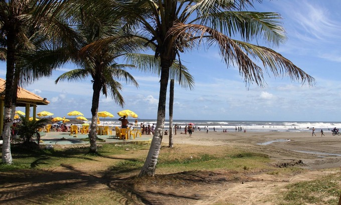 Cibratel II House | Two floors with air conditioning and security.