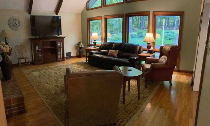 Stuart House | Two Kings, Hiking, Wineries, Relaxation