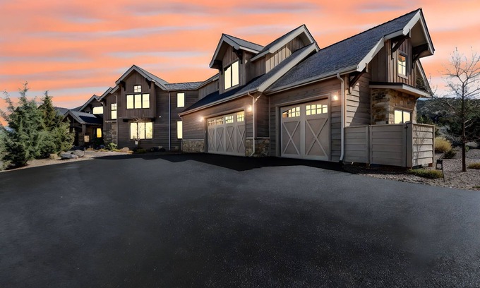 Powell Butte House | Two Saddle Estate | Brasada Ranch | 5200 SF!