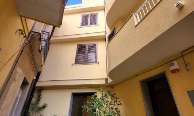 Avola House | Two-story house in the city -climatized - wifi