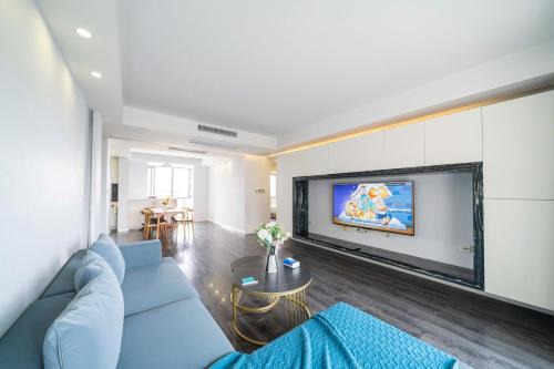 Changning Apartment | Tyms Luxury 3BR 2BA APT Garden2