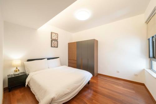 Gubei Apartment | Tyms Stylish 2BR APT Hongqiao