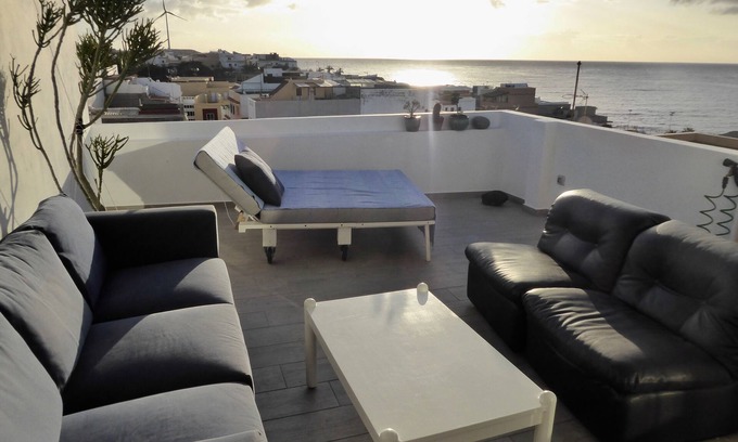 La Jaca House | Typical Canarian house in authentic village at the sea, without mass tourism