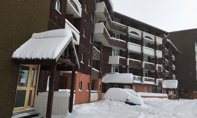 Eclose-Ouest Apartment | Typical mountain apartment 4 people back skiing in quiet residence
