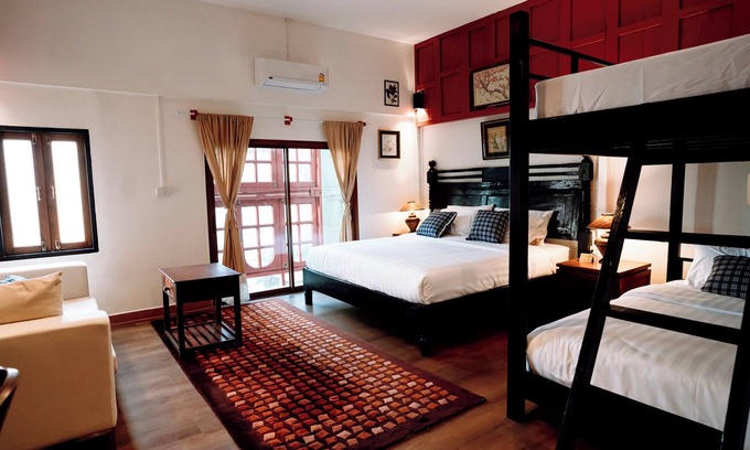 Nai Mueang Hotel | Ubon Huan Kaew