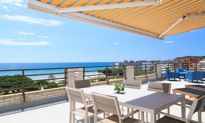 La Pineda Apartment | UHC CASPEL - The best rooftop terrace in La Pineda
