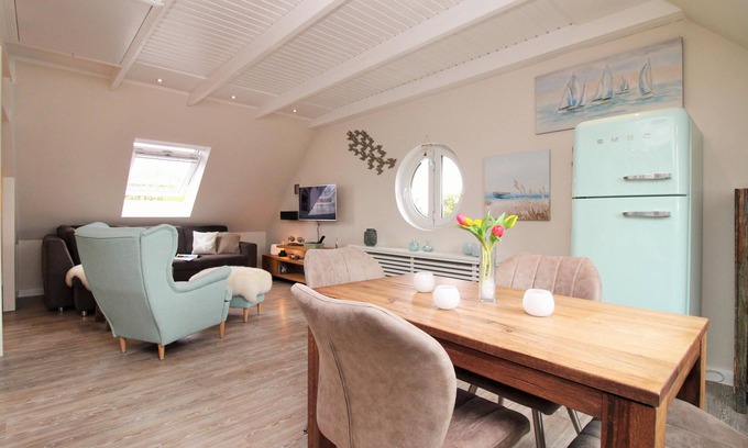 Kuehlungsborn Apartment | Ulmenhof WE 11: modern, high-quality furnished 1-room apartment