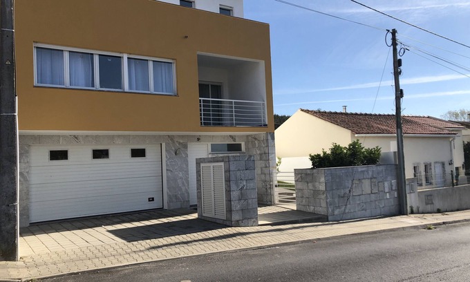 Lourinha House | Ultra complete house with garden and barbecue, garage - 6 km from the beaches