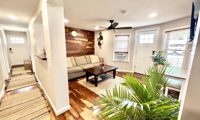 Cape May - Wildwood Apartment | Ultra Modern 3 BR Apt - 5 min walk to the Beach!