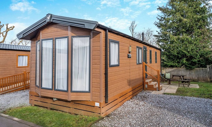 Woodbury House | Ultra modern caravan with one master double with en suite W.