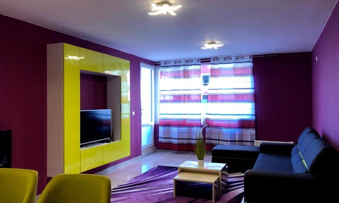 Sofia Apartment | Ultraviolet relax apart