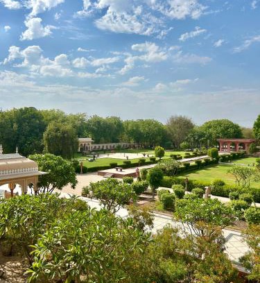 Bhandarej Hotel | Umaid Palace - A Lakeside Resort - 25 minutes from Mehandipur Balaji - 20 minutes from Chand Baori Stepwell Abhaneri & 40 minutes from Bhangarh Fort