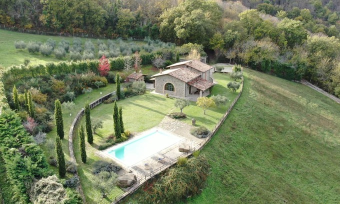 Citta di Castello Villa | Umbrian Charm With Poolside Relaxation
