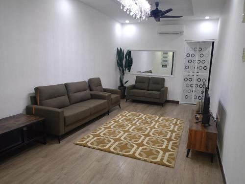 Taman Johor Jaya House | Umieta Homestay