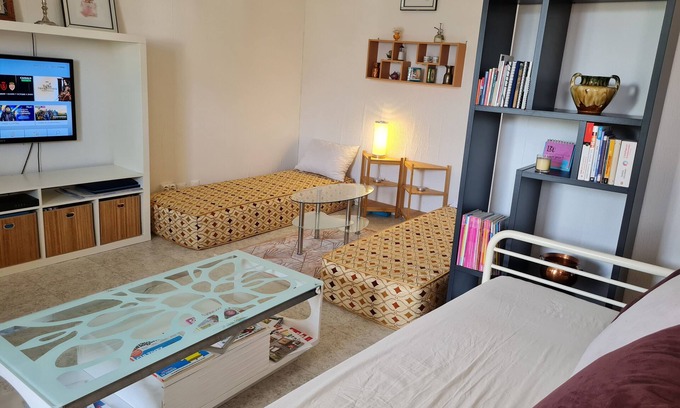 Center Apartment | Un Grand Jolie T1 Sans vis a vis Très Lumineux, Agréable au Centre Ville