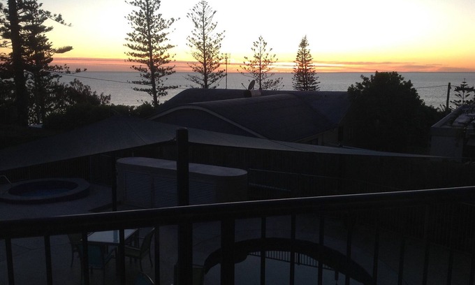 Moreton Bay Region Resort | Un interrupted views. Lift Access from covered Car Park Kitchen facilities