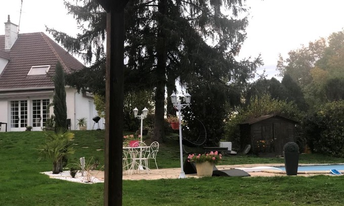 Bressolles House | Un petit coin de paradis