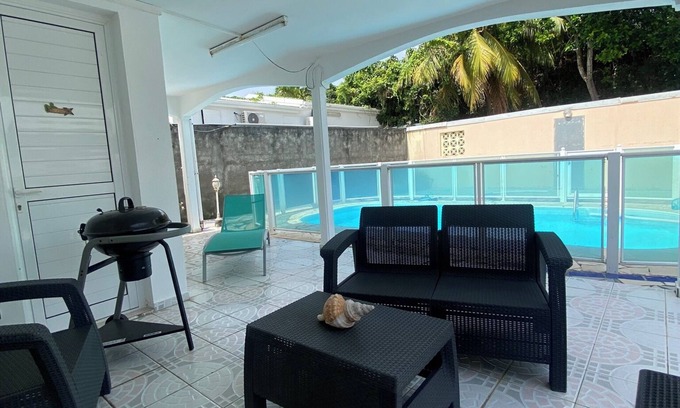 Les Mangles Villa | un Plongeon à la Villa Mocénéa