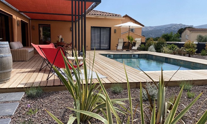 Les Camoins Villa | Une Villa au Cœur de la Tranquillité Provençale