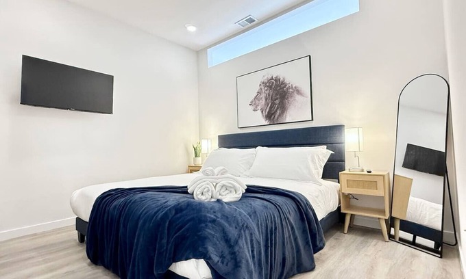 Poplar Apartment | Unique 1BR King|Free Parking|NLiberties 609