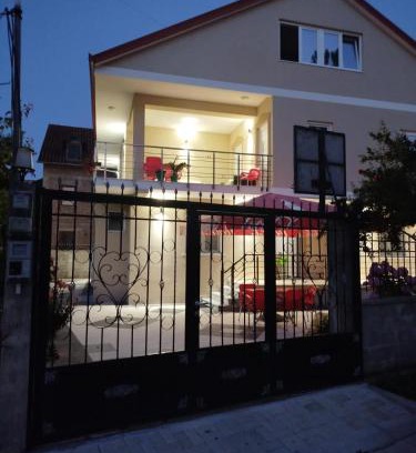 Pogradec House | Unique