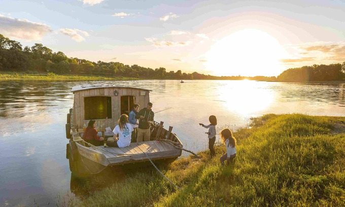 Saint-Florent-le-Vieil Boat Rental | Unique cruise of several days with Houseboat on Loire