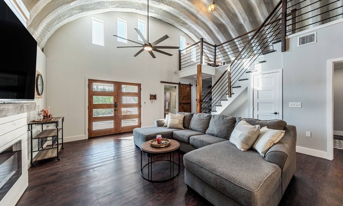 Leander House | Unique Hill Country Barndominium With Amazing View!