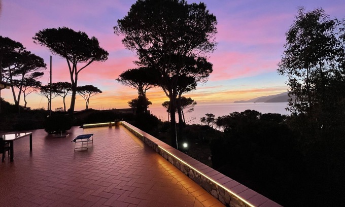 Morcone House | Unique location with sea views, quiet and yet very central