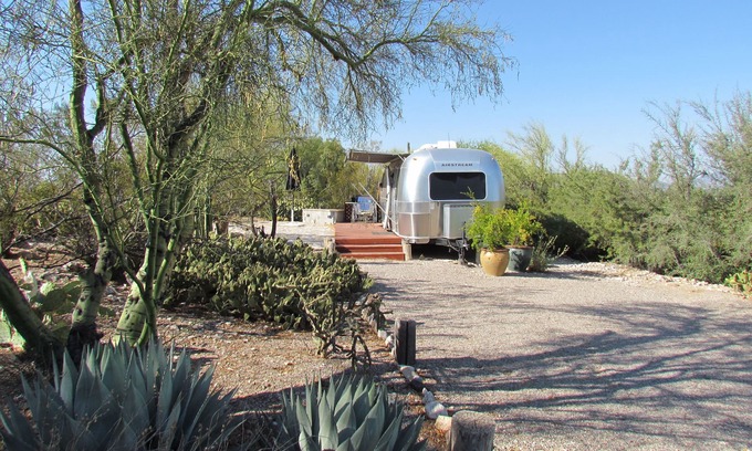Catalina Foothills Estates House | Unique Retreat - Airstream in Central Location - Remote Feeling.