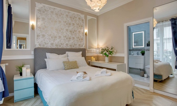 Bonne-Nouvelle Apartment | Unique Romantic Escape in the Heart of Paris