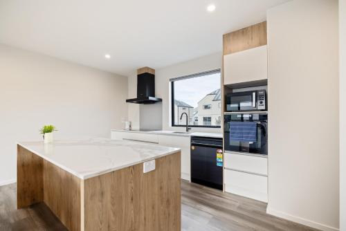 Christchurch City Centre Apartment | Unit 5 Brand New Your Base to Explore the CBD