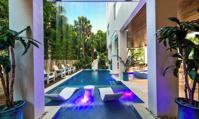 Siesta Key House | Unmatched Rooftop & Gulf Views-Resort Style Pool/Waterslide/Spa - Steps to Beach
