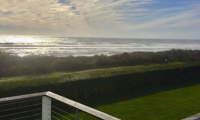 Montauk House | Unobstructed Ocean Views ! A Beautiful Montauk Getaway