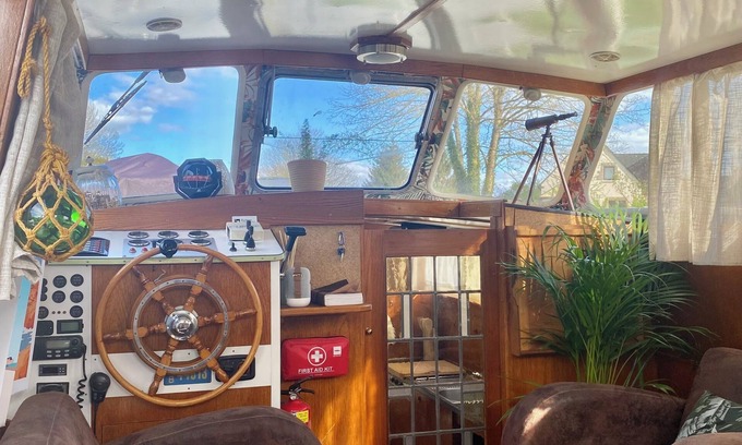 Evran Boat Rental | Unusual escapade in the heart of the Rance aboard Naiade