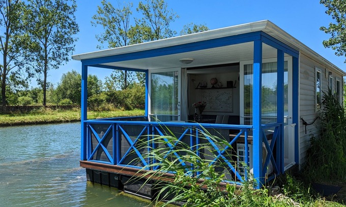Saint-Usage House | Unusual floating cottage with all comforts for 6 persons, terrace, jacuzzi, fishing