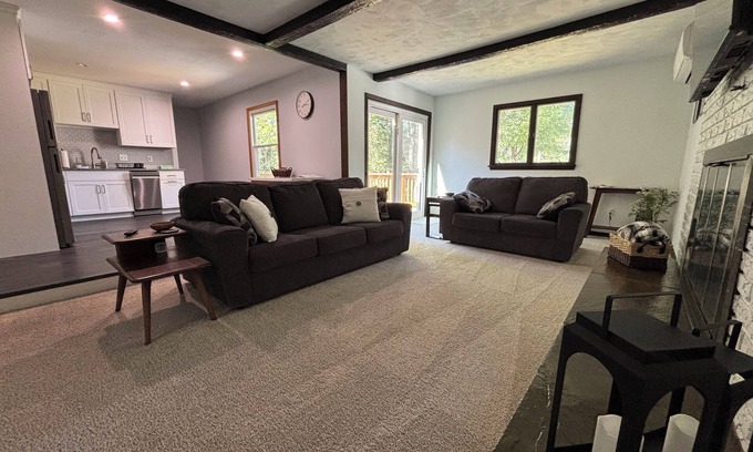 Park Forest Village House | Updated 4 br PSU home, close to campus