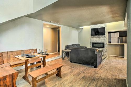 Buffalo Springs House | Updated Buffalo Springs House on the Lake!