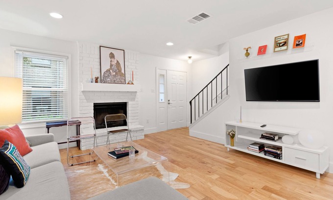 South Manchaca Condo | Updated Condo in S Austin - Parking, Laundry, NEW