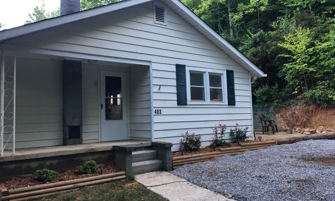 Candler Cottage | Updated Country Cottage
