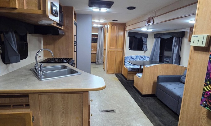 Broken Oar Ranch House | Updated RV on 7.5 Gated Secluded Acres in Spicewood. Pool, Gym, Jacuzzi, Steam R