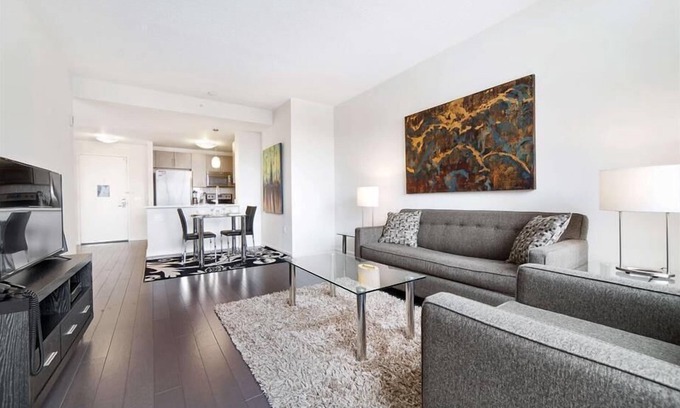 Hudson Exchange Apartment | Upscale 1BR | Perfect for Travelling Nurses | Near Hospital