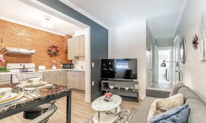 Central Hamilton Apartment | Upscale 2BR with King Bed - Prime Location