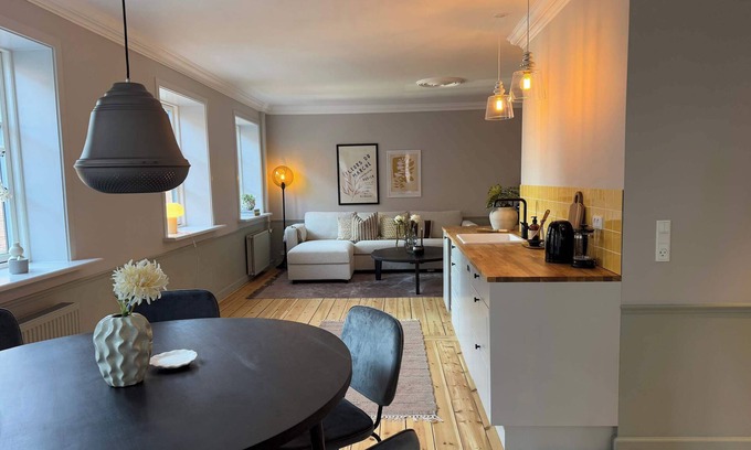 Valby Apartment | Upscale 3BR Apartment in City Center