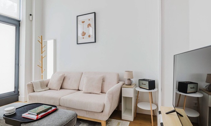 Colina House | Upscale Colina Studio w/Pool, Doorman, Washer & A/C, by Blueground