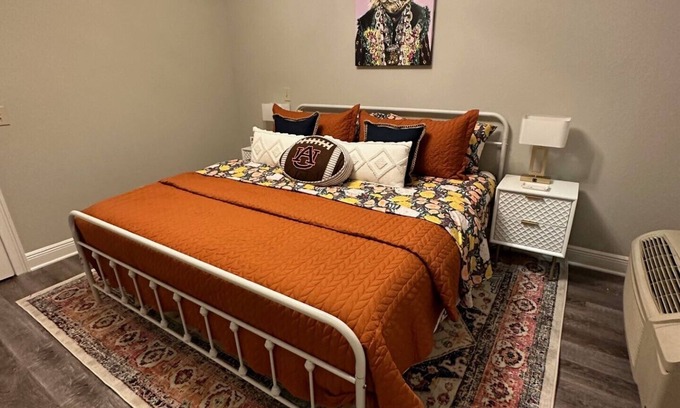 Auburn Condo | Upscale Condo 2 Blocks Walk to Jordan Hare, sleeps 6.