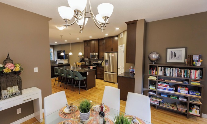 Saskatoon House | Upscale Saskatoon Getaway Private Yard Quiet Neighbourhood Sleeps 7