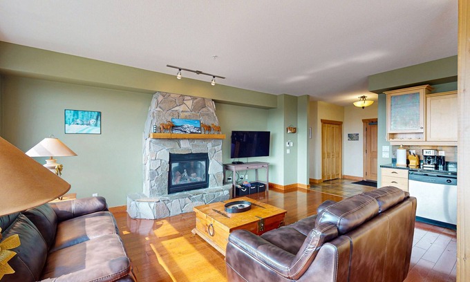 Big White Ski Resort Condo | Upscale ski-in/ski-out condo with private hot tub - hit the slopes with ease