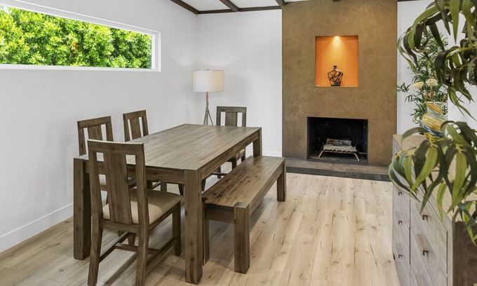 Reseda House | UPSCALE & UPGRADED 3BR HOUSE in ENCINO with GARAGE & LARGE FENCED YARD/PATIO p84