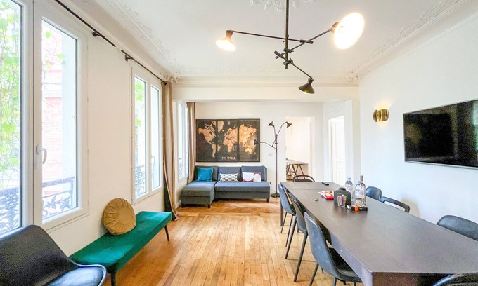 Porte-Saint-Martin Apartment | Urban Flat 99 - Spacious 6 BDR Apartment in Paris