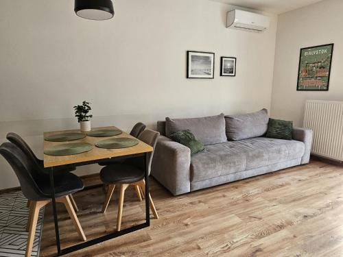 Bialystok Apartment | Urban Jungle Apartament Wenus